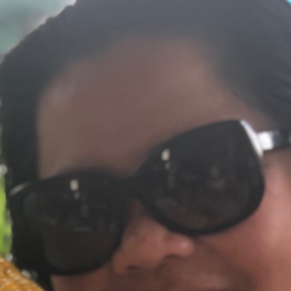 Meet your Posher, Glema - Picture 1 of 1